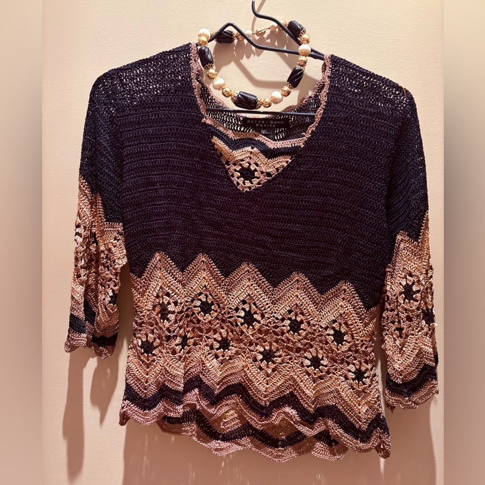 Bette Sung 🖤 Top Black Bronze Copper Chevron Crochet Knit Sweater Size P Large